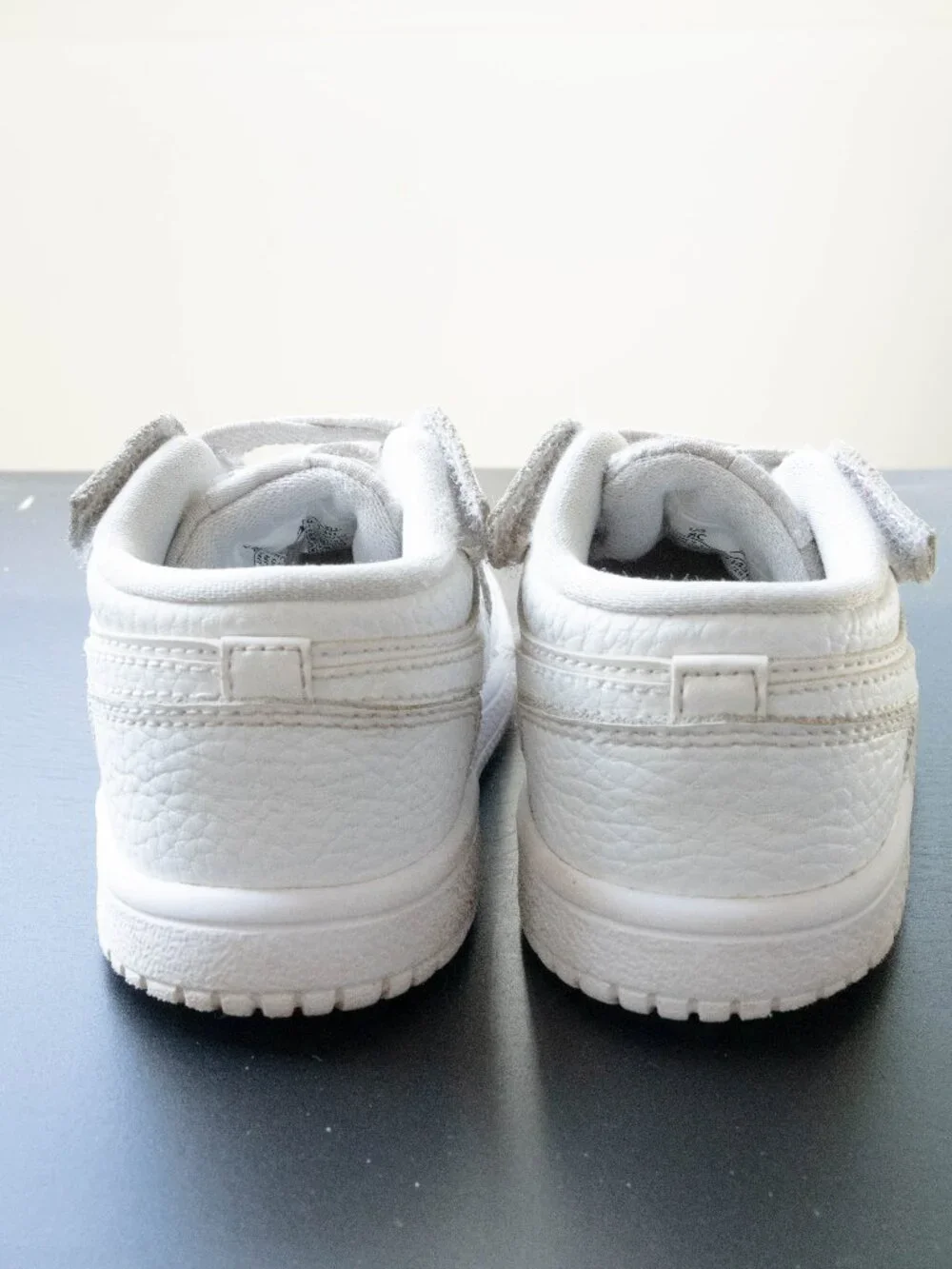 Nike pair kid